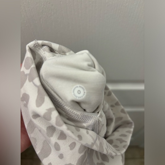 Lululemon Align High-Rise Pant Cheetah Camo Antique White Multi Size 0 - Picture 7 of 9